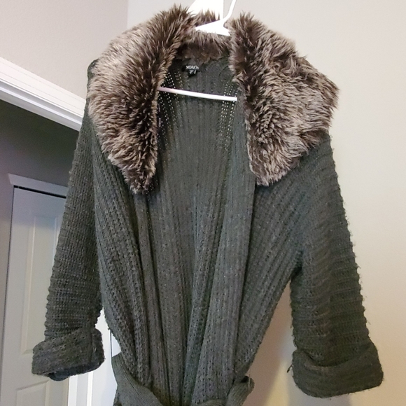 Sweater - Picture 2 of 3